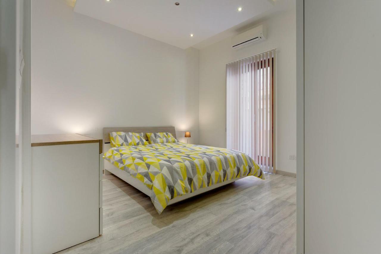 Stylish 2 Bedroom Apartment In An Amazing Location Sliema Exterior photo